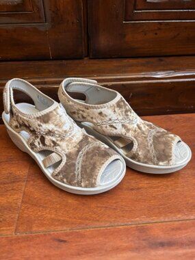 BZEES Wedge Sandals 9M